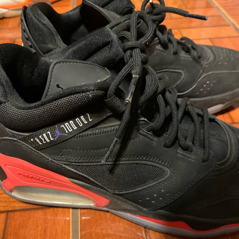 Worn a couple of times really comfortable worth buying.